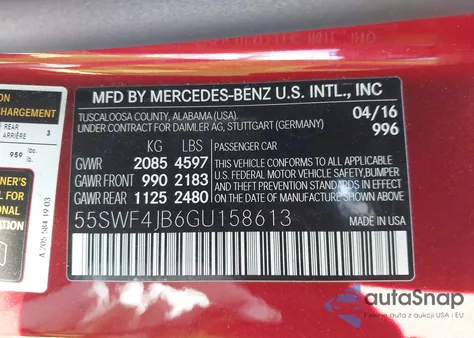 2016 Mercedes-Benz C 300 z USA, uszkodzony, nr VIN 55SWF4JB6GU158613
